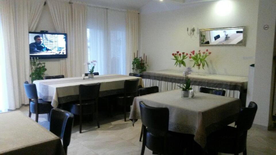 Jasminowy Gaj Bed and Breakfast Inowrocław Exteriör bild