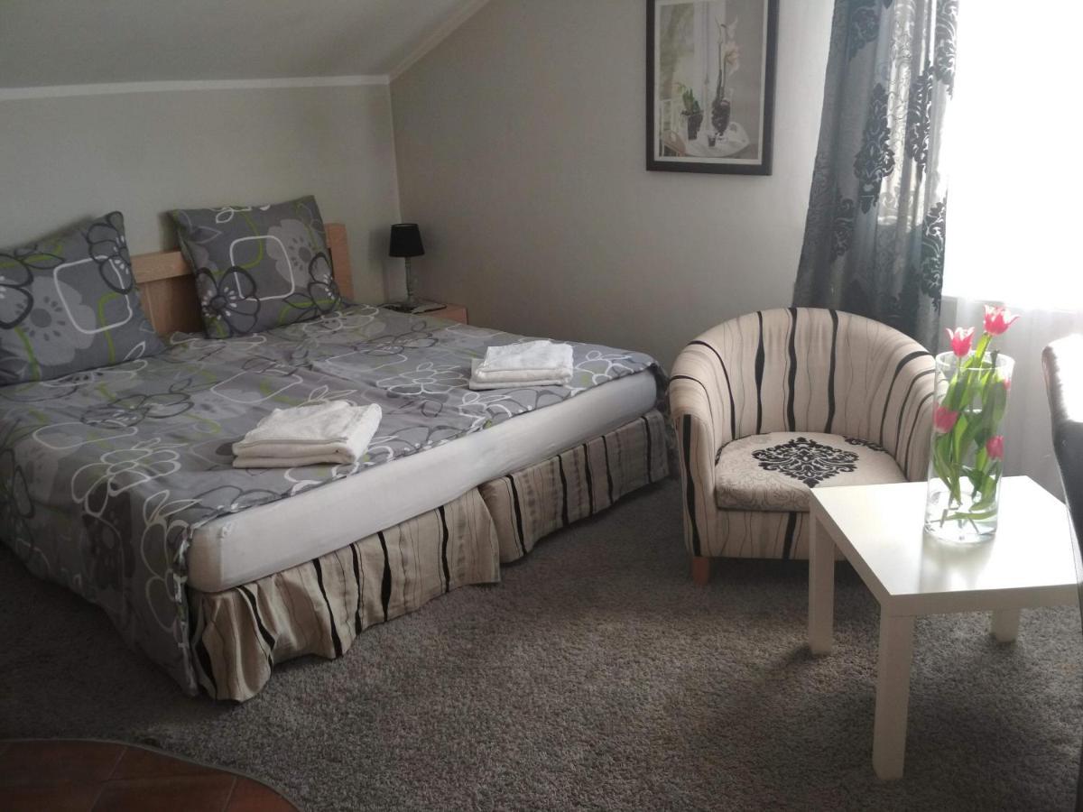 Jasminowy Gaj Bed and Breakfast Inowrocław Exteriör bild