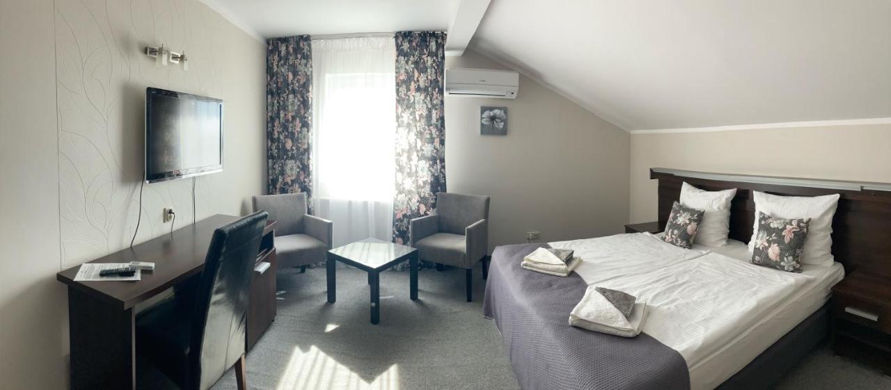Jasminowy Gaj Bed and Breakfast Inowrocław Exteriör bild
