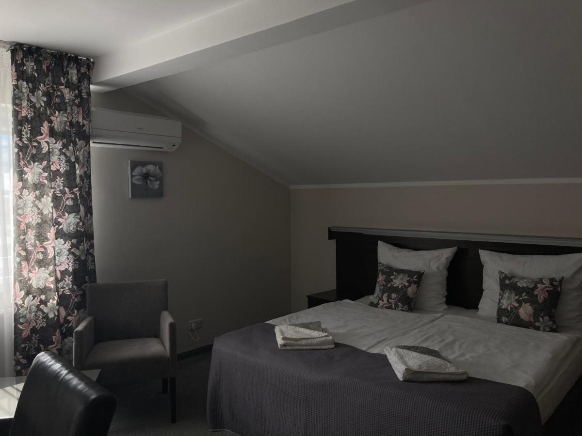 Jasminowy Gaj Bed and Breakfast Inowrocław Exteriör bild